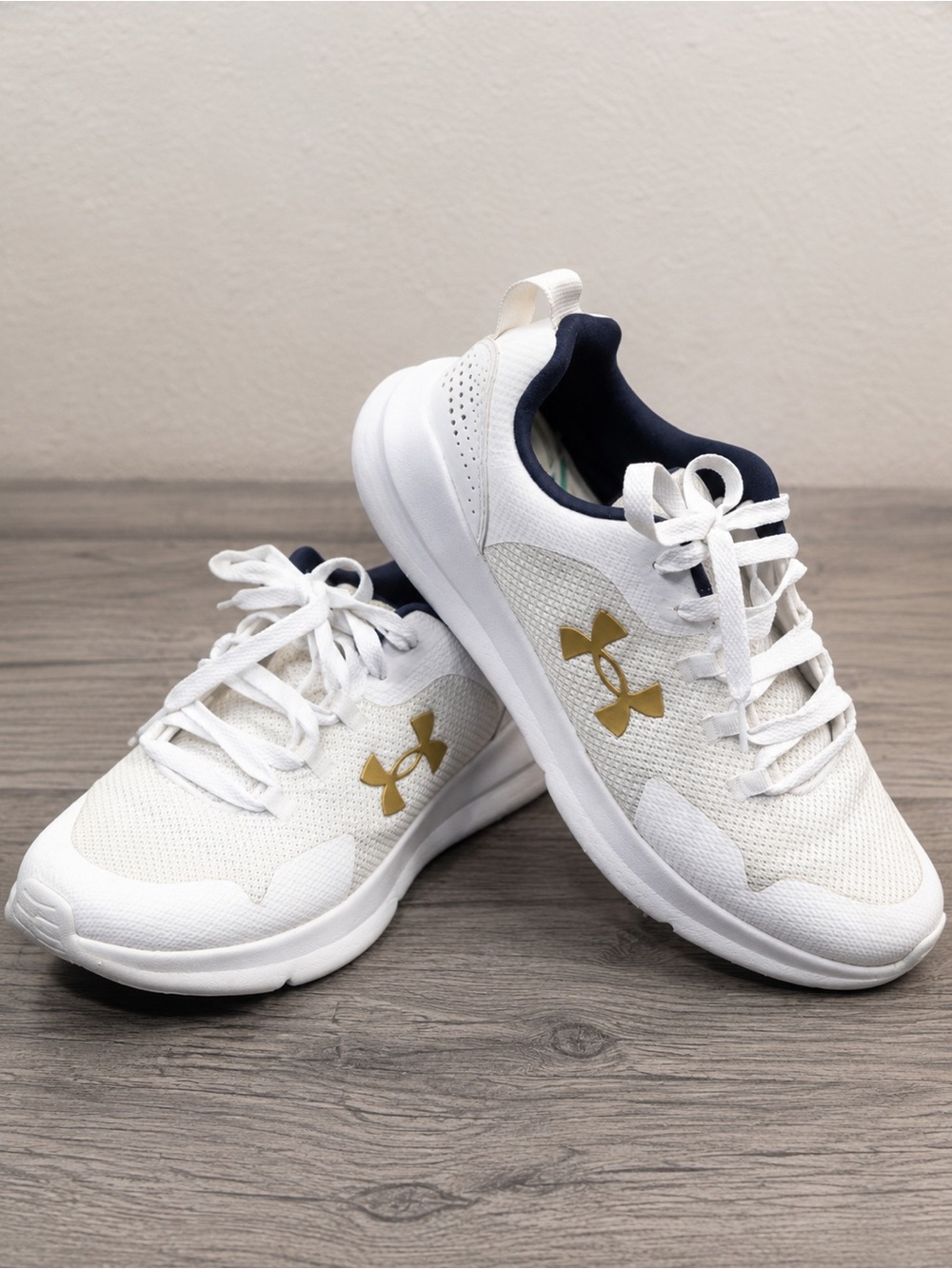 Under Armour Women’s white running training Shoes Size 8 Lightweight Sneakers
